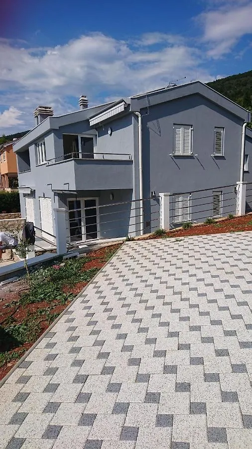Roza Apartment Cres