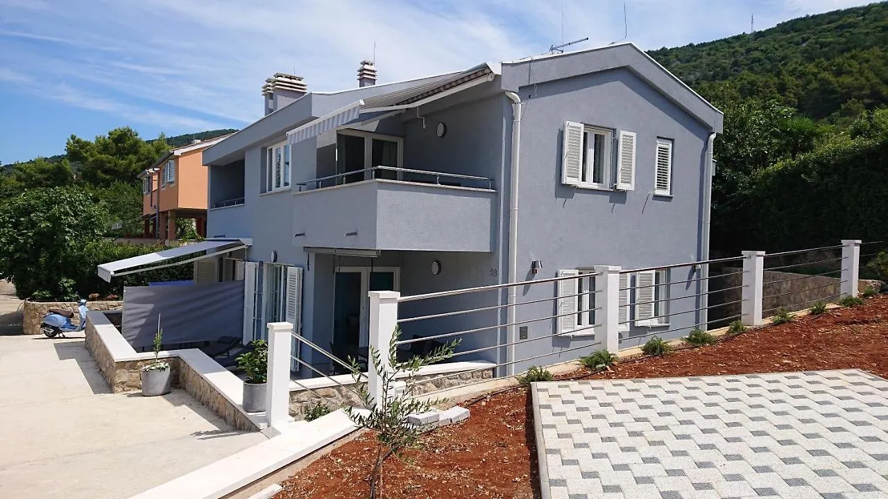 Roza Apartment Cres