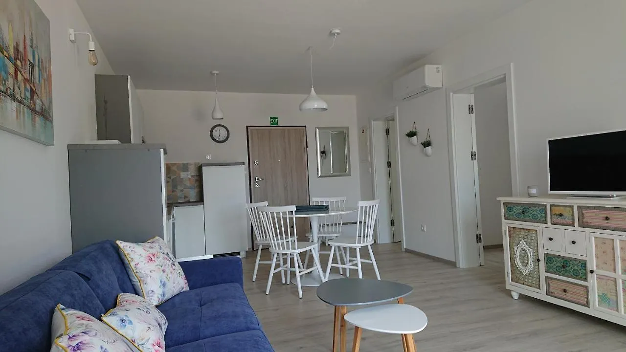 Roza Appartamento Cres 0*,  Croazia