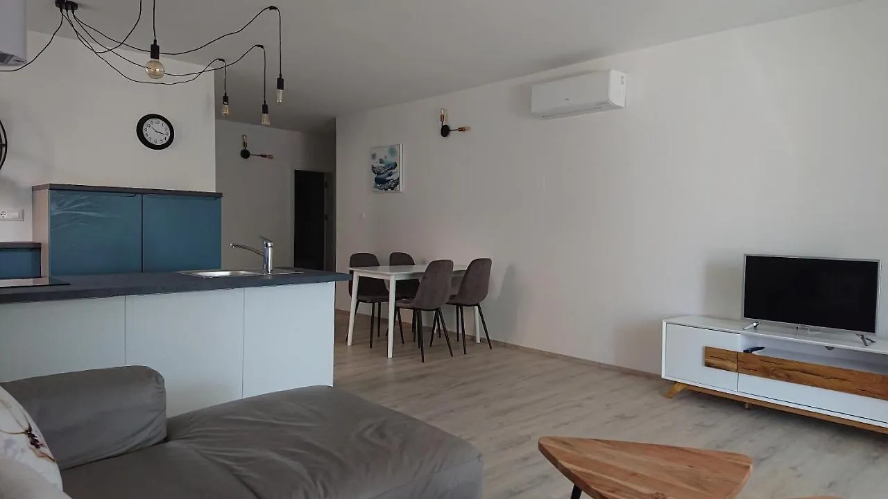 Roza Apartment Cres 0*,