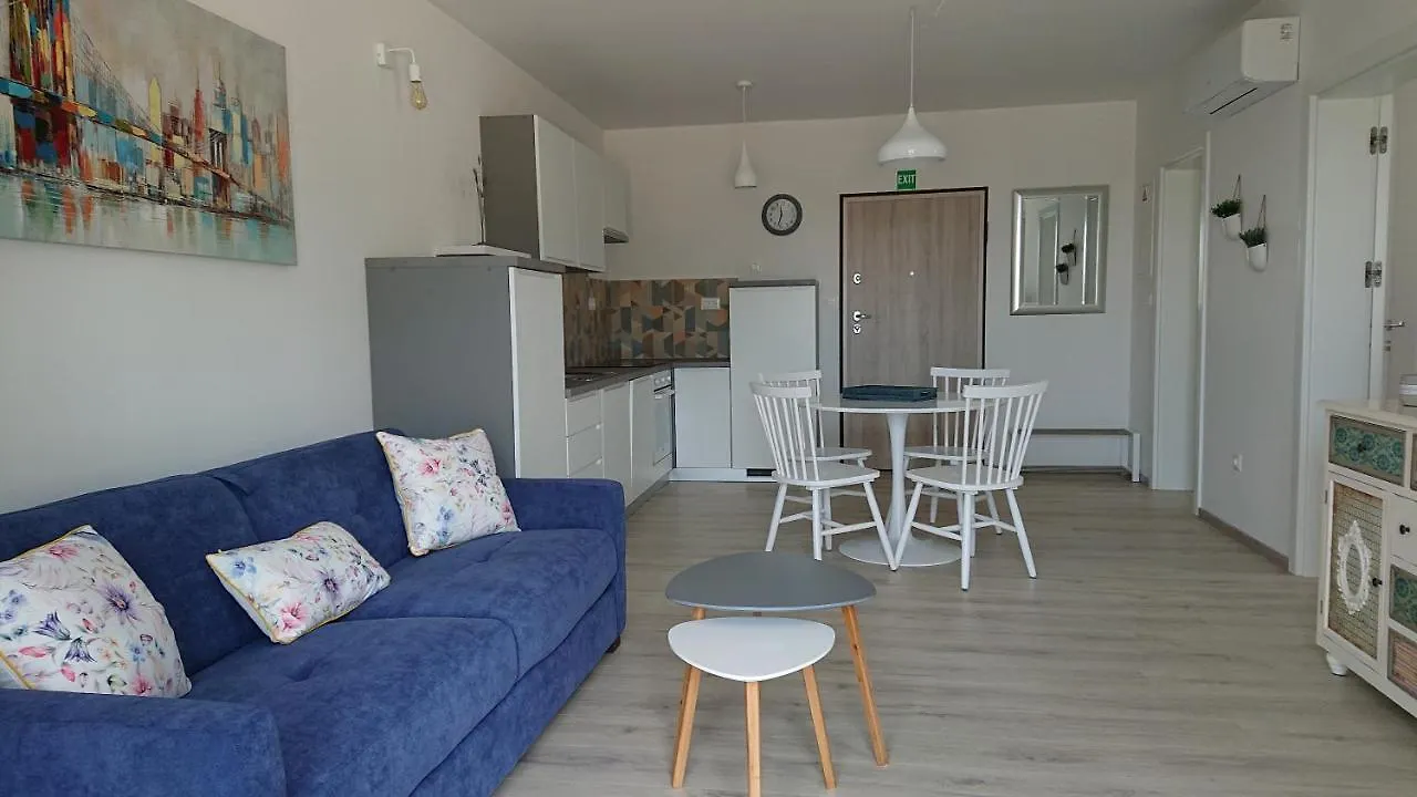 Roza Apartment Cres