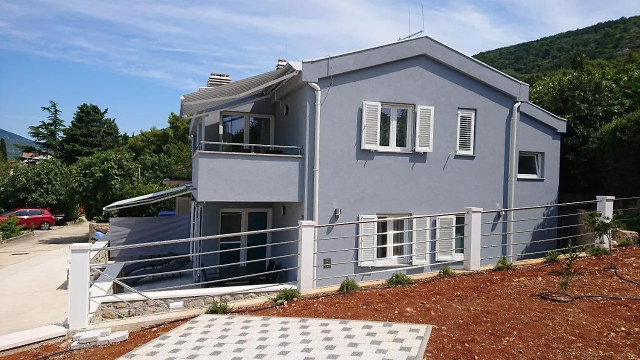 Roza Apartment Cres